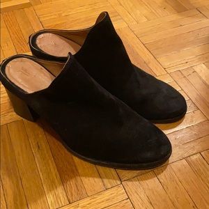 FRYE black mules mismatch 6/6.5W
